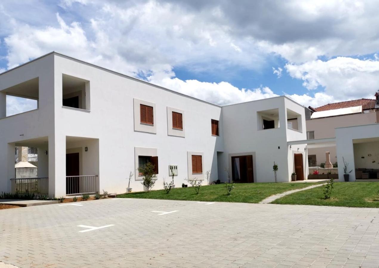 Apartments Leticia ヴーシ エクステリア 写真