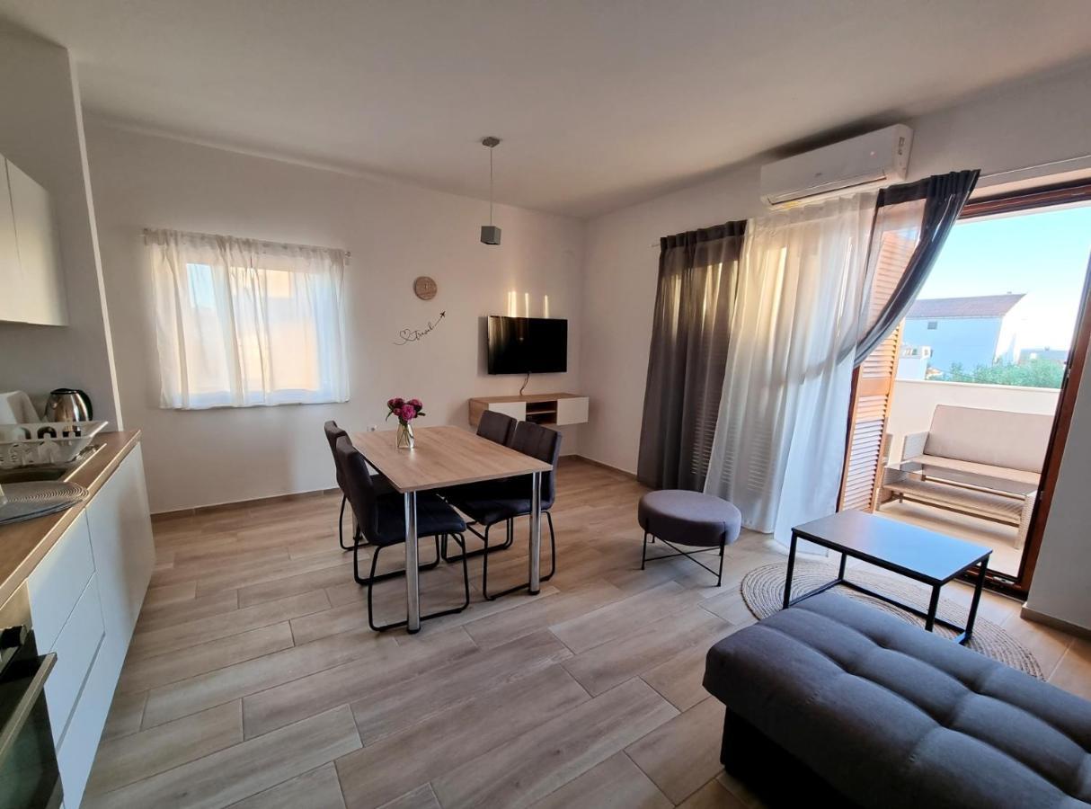 Apartments Leticia ヴーシ エクステリア 写真
