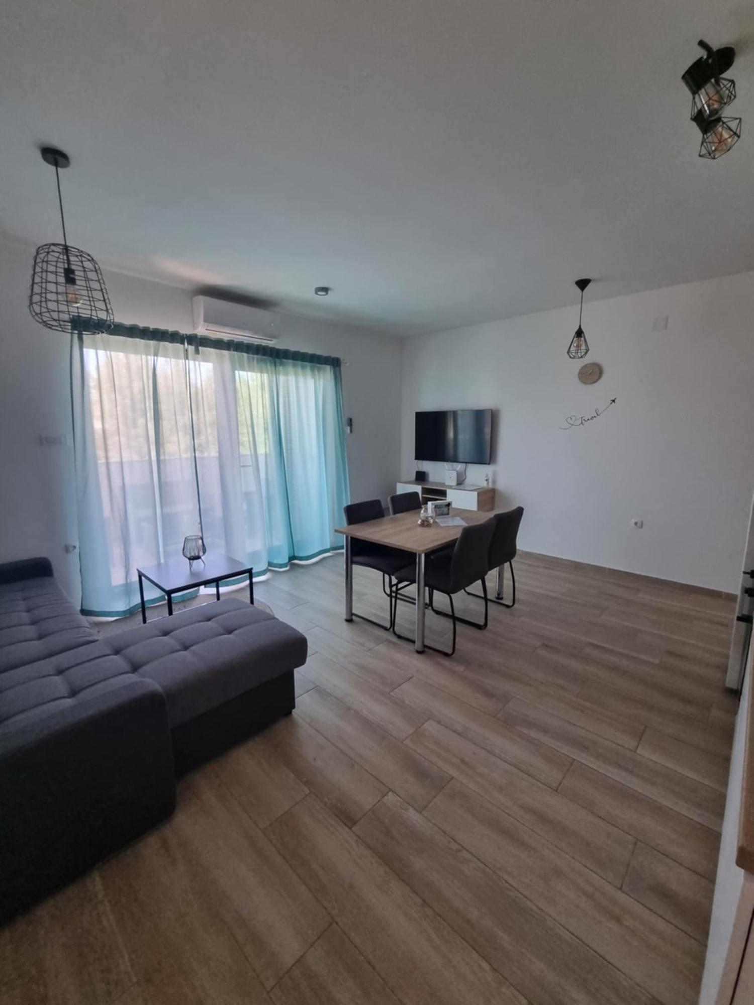 Apartments Leticia ヴーシ 部屋 写真